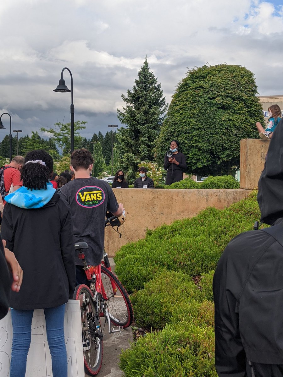 j4briere's tweet photo. Kids these days -
Listen to them!
❤️🧡💛💚💙💜🤎🖤🤍
#blacklivesmatter #LiftBlackVoices #Uprising2020 #maplevalleywa #NotAMoment https://t.co/Ph3gjcTHbx