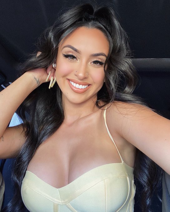 @ sahlt_ on the gram💕 https://t.co/Gbkua3pwQe