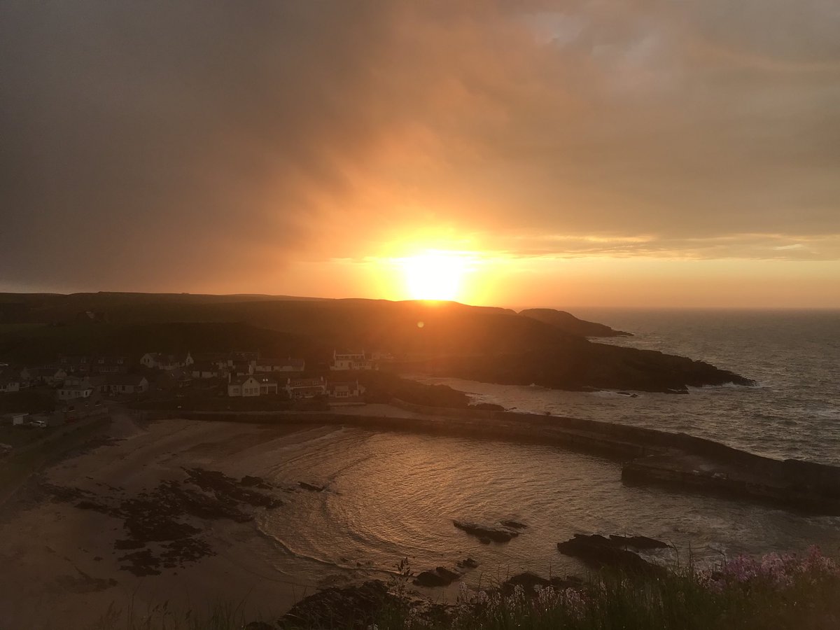 Beautiful sunrise over Collieston this morning. Happy Solstice everyone and have a wonderful day! X ❤️