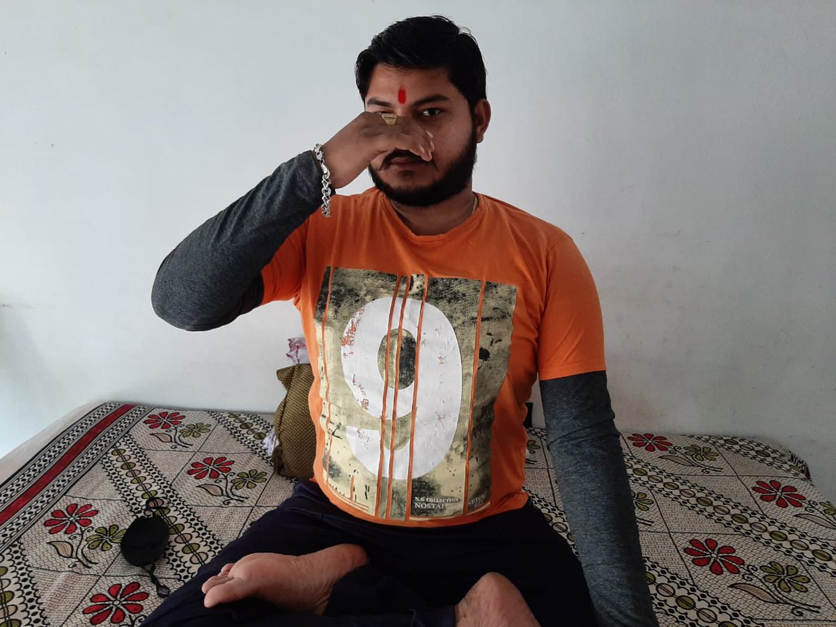 LOKESHPRATAPYA1's tweet image. Balrampur, U.P.
Doing yoga at Home by VLE Sunil Shukla.
CSC Celebrate International Yoga Day 2020.

#CSCPeYoga
#IDoYogaAtHome
@CSCegov_
 @CSCUttarPradesh 
@Promo131292 
@divyadarshan08