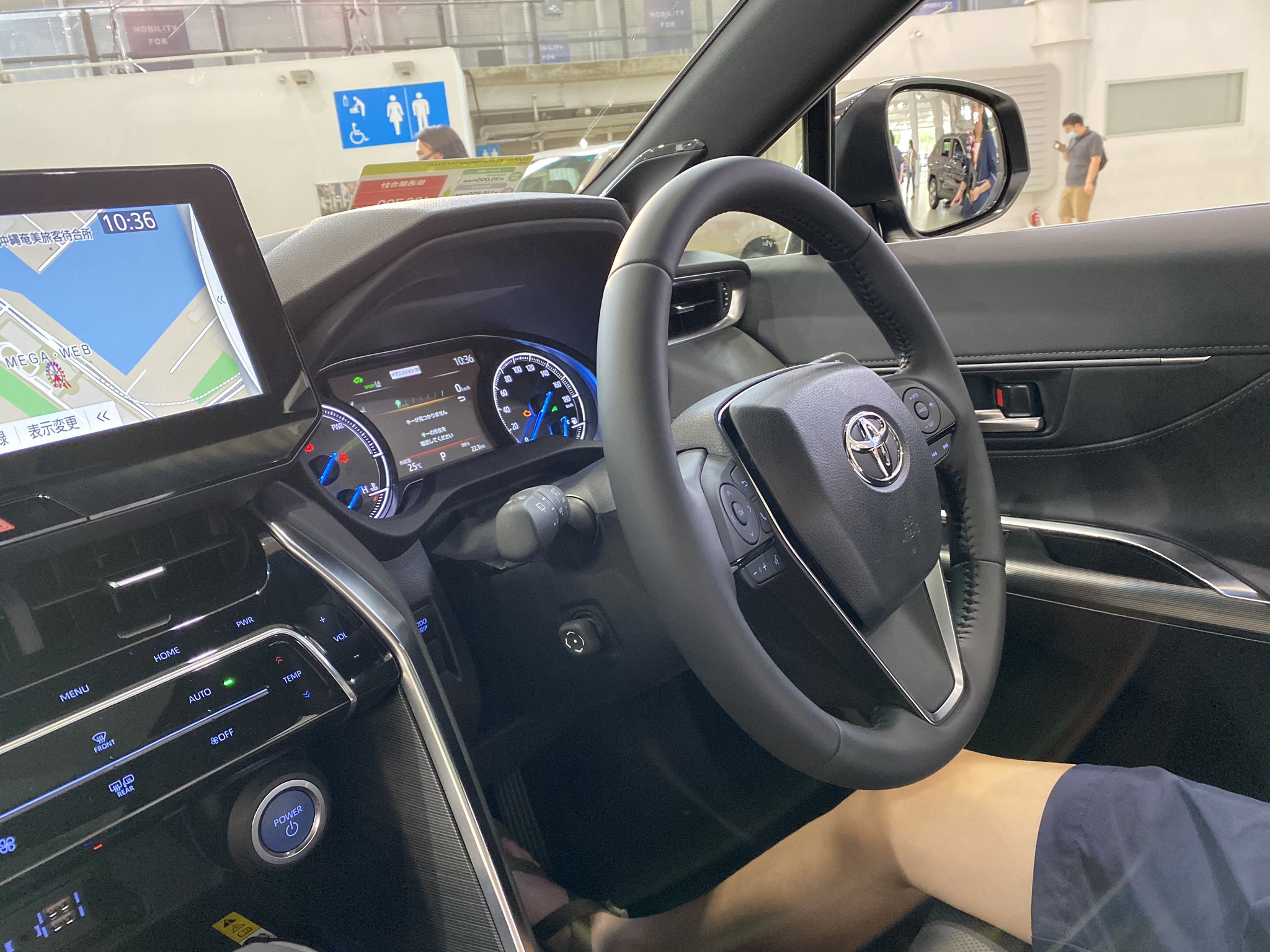 いわっき Corolla25 モニター内の車両設定から エンジンoffでのステアリング移動を チルトのみ テレスコのみ 両方 無し の4つから選べます Twitter