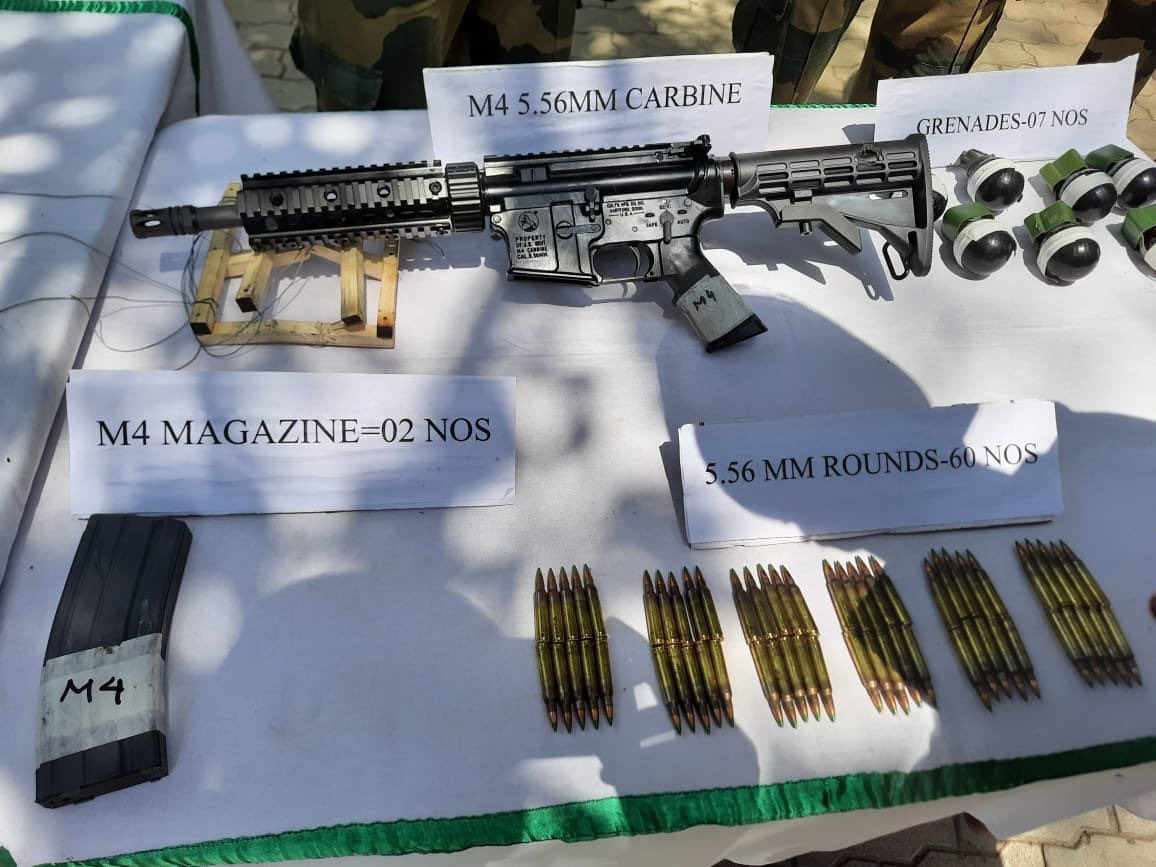 Ash3164's tweet photo. Yesterday morning, BSF shoots down Pakistani drone which carries one US made m4 carbine (5.56), 7 Chinese gernade and 2 filled magazine (60 rounds) https://t.co/sT2b0zNWlj