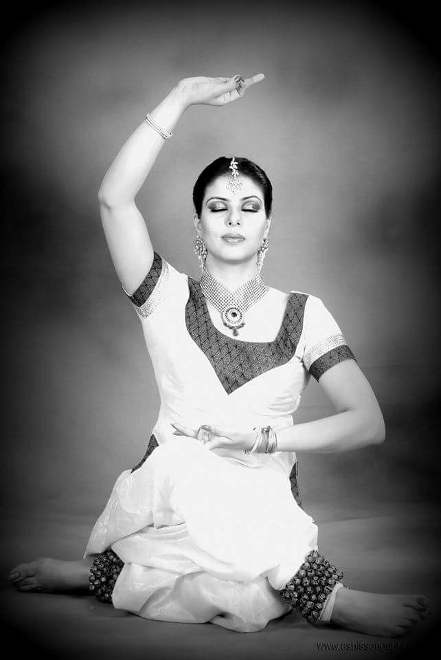 VidhaLal's tweet photo. A very happy International Yoga day 2020 to all of you https://t.co/fw0aaPqHae