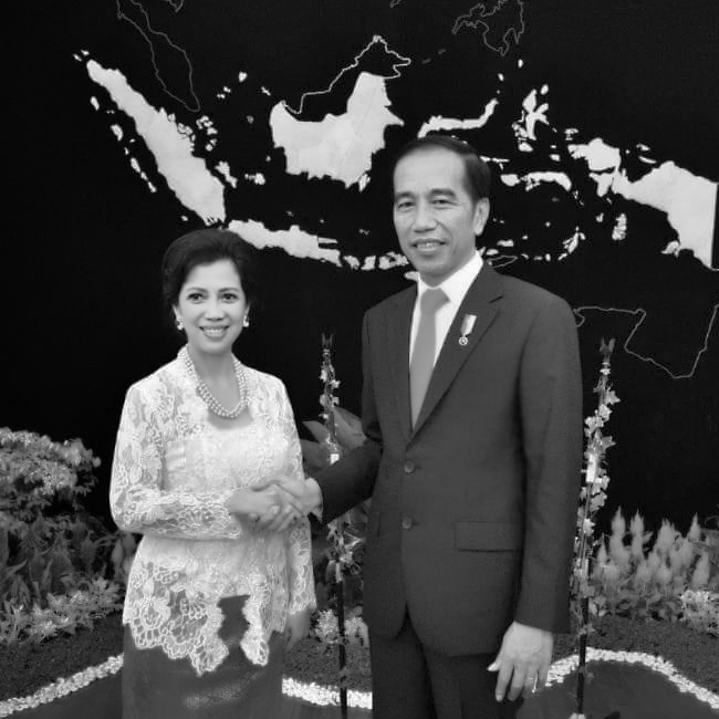 © 2020 Happy 59th Birthday Presiden Joko Widodo
Seen here shaking hand with my wife Lana T Koentjoro 