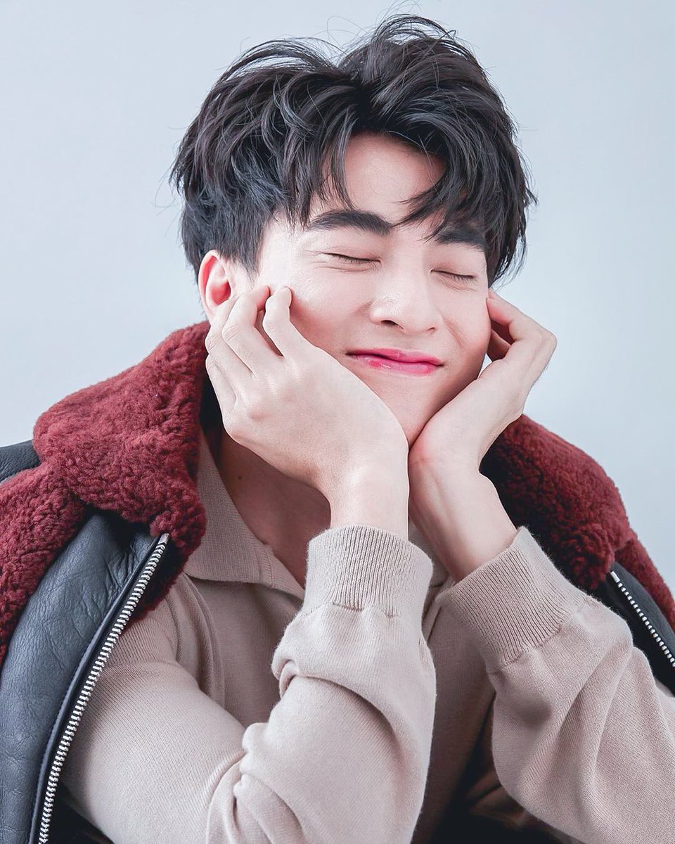 PHENOMewNAL's tweet photo. CEO และแฟนของเค้าาาา  #SUDSAPDAxMewInterview https://t.co/ZnYJ5byRie