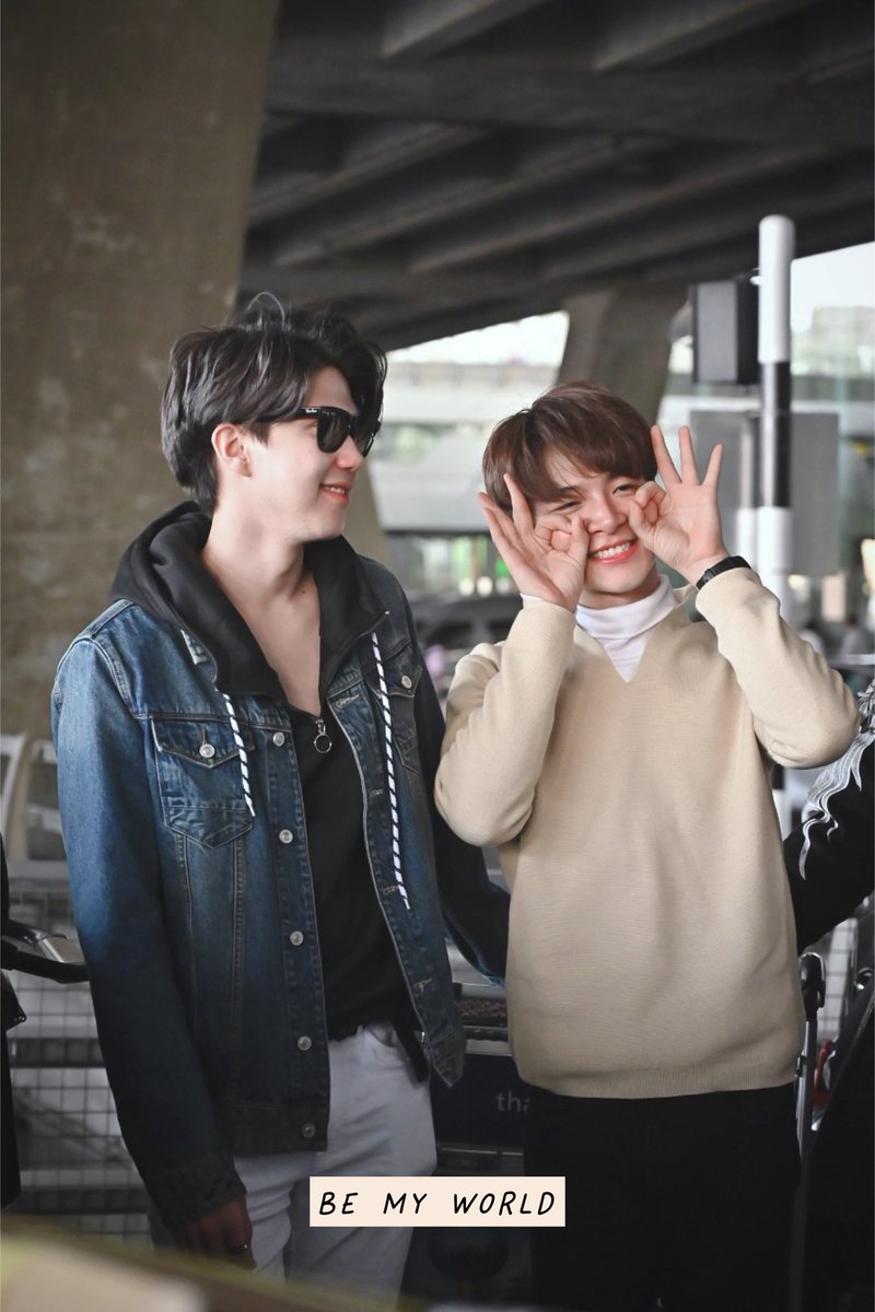 _BEmyworld's tweet photo. ลุคหนุ่มไฮสคูลสุดฮอตกับหวานใจของเขา🥰
ใครคิดถึงบ้างงงง? แอดคิดถึงงงงง~
#BenEarth #BEmyworld
#หมาป่าเบญจมินทร์ #อะลิตเติ้ลเอิร์ธ https://t.co/bWGK74eWMd