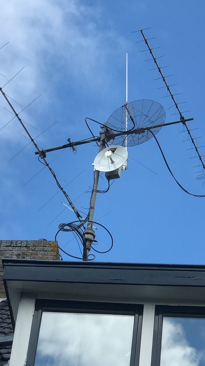 #10ghz and #24ghz combined in the Procom dish. First qsos made, ready for contest!