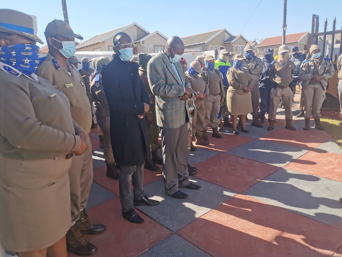 GP_CommSafety's tweet photo. @GP_CommSafety Acting HoD, Mr Sipho Thanjekwayo is currently at the home of the late Gauteng Traffic Police Officer, Provincial Inspector Mekgwe in Kagiso, Westrand to offer support to the family. He is also joined by members from various law enforcement agencies. #GDCares https://t.co/QJEFE5WBxw