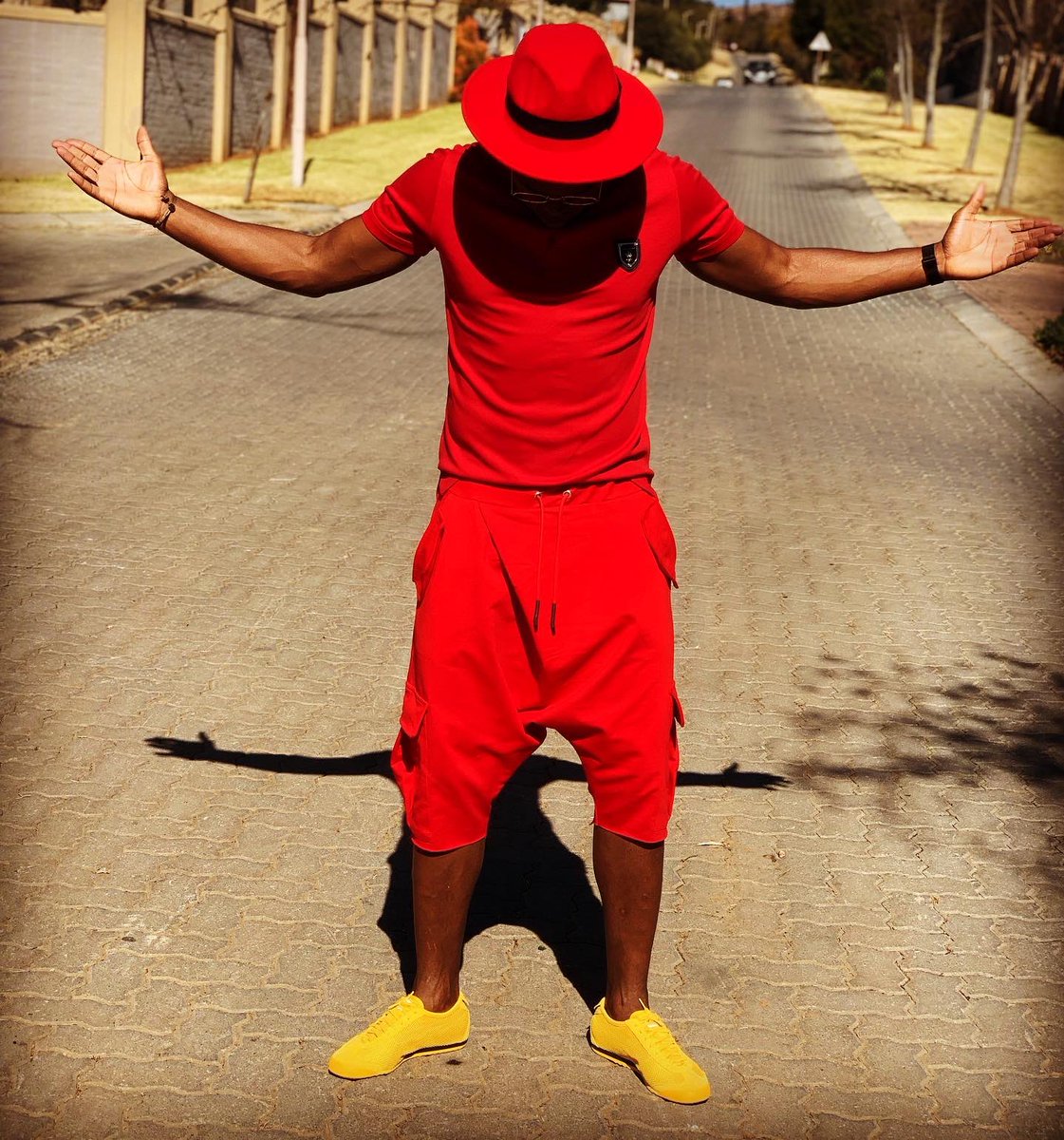 WillardKatsande's tweet image. Dont be so thirsty for opportunity that you drink from every cup handed to you. That's how you get poisoned. Boss Ya Mboka #happyfathersday