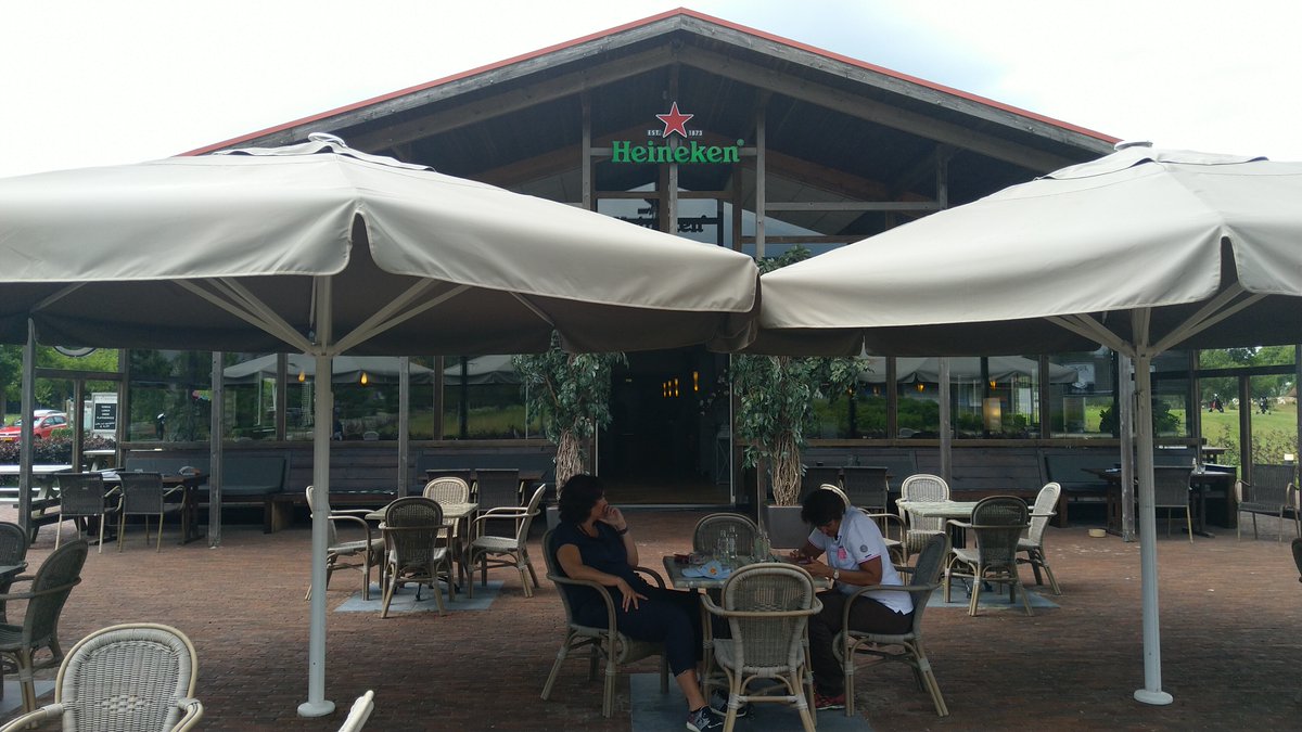 GolfAppelscha's tweet photo. Op de #Hildenberg heeft gekozen voor #heineken als nieuwe leverancier. Daarmee zijn we helemaal klaar voor de komende #hittegolf #Golf #Appelscha #Friesland https://t.co/jHd2w1Cm3I