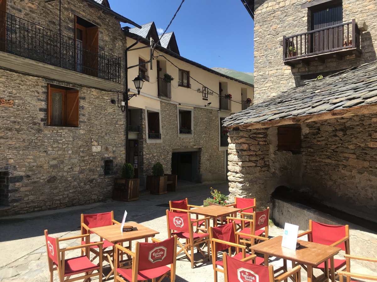 RochHotel's tweet photo. Ja tornem a està en marxa a Roch Hotel ,1er dia explendit dels molts que vindran aquest estiu, us ho perdreu? Pujeu a gaudir del Pallars i feu de Roch hotel el vostre punt de partida. Us esperem !reserves https://t.co/9lYhlUFMPg,
e-mail: info@rochhotel.com
📞973621759 ò 616490305 https://t.co/vBvZXwvT5M