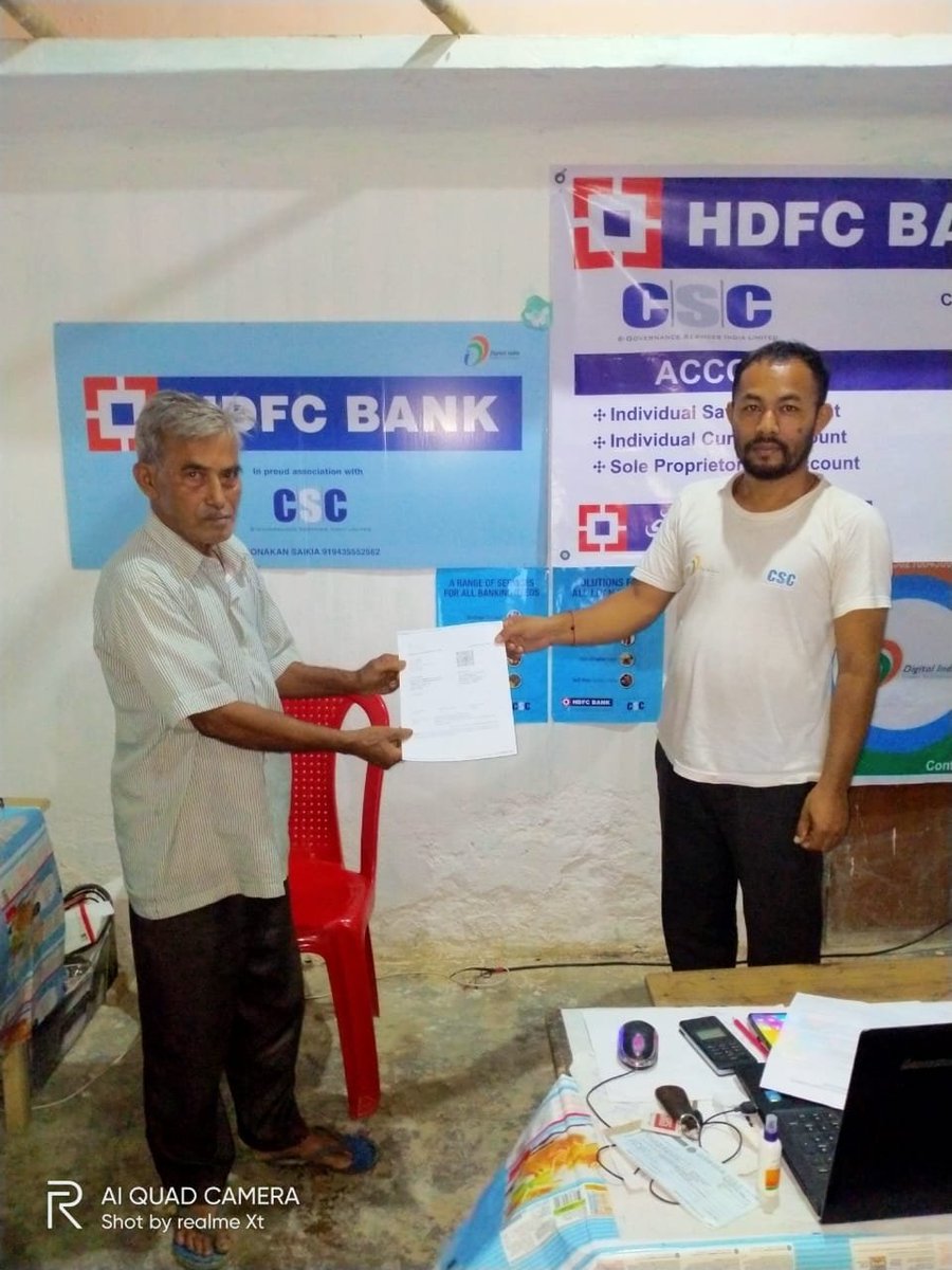 CSCGOLAGHAT's tweet photo. Farmers getting #PMFBY- CROP Insurance Policies through CSCs in Golaghat District of Assam.

#CSCpeCropInsurance
#onlycsccandothis

@rsprasad @dintya15 @CSCegov_ @_DigitalIndia @mygovindia  @AgriGoI @CMOfficeAssam  @ATULBORA2 @agriassam @CSCAssam1 @Jugantaukb @Syedwasim334 https://t.co/f8knBROYCI