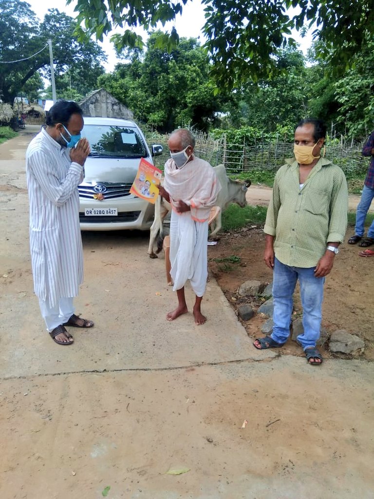 Bhagirathi_Bjp's tweet photo. ମୋଦୀ ସରକାରଙ୍କ ଦ୍ଵିତୀୟ ପାଳିର ପ୍ରଥମ ବର୍ଷ ଉପଲବ୍ଧି ନେଇ #ଗୃହ_ସମ୍ପର୍କ_ଅଭିଯାନ କୁ ବଇଣ୍ଡା ମଣ୍ଡଳ ହଣ୍ଡପା ଗ୍ରାପ. ପାପସରା ଗ୍ରାମରୁ ଶୁଭାରମ୍ଭ କଲି। ଏହି ଏକବର୍ଷ ମଧ୍ୟରେ ମାନନୀୟ ଯଶସ୍ବୀ ପ୍ରଧାନମନ୍ତ୍ରୀ ନରେନ୍ଦ୍ର ମୋଦୀ ରାଷ୍ଟ୍ର ହିତରେ ନେଇଥିବା ଅନେକ ଦୃଢ଼ ଓ କଠୋର ପଦକ୍ଷେପମାନ ଲୋକଙ୍କ ଦ୍ୱାରା ପ୍ରଶଂସିତ ହୋଇ ପାରିଛି। https://t.co/aHJXwV1QLU