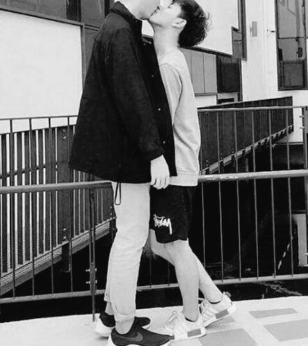 02WNHS's tweet image. Oi, to grávido 💛
Sim, eu descobri que to grávido, de 3 mesinhos, e foi a melhor coisa que podia ter me acontecido nesse momento... Eu e papai Jeon te amamos muito filho(a) brevemente iremos saber seu sexo, estamos ansiosos 💫💛
{ @J30NJUNGK0oK }