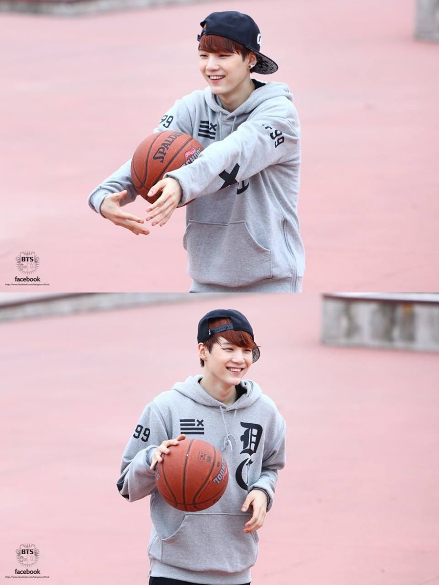 IdolsParis's tweet photo. Yoongi masterㄱㅅㄱ🏀

@BTS_twt https://t.co/zZlOgxSkzi