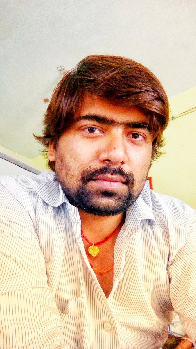 GaangaaSharma's tweet photo. Messy Look, Messy Hair. Here comes the Saturday.
#messyhairdontcare #messylook #saturdayvibes #beardlife https://t.co/GPW5x3jLVa