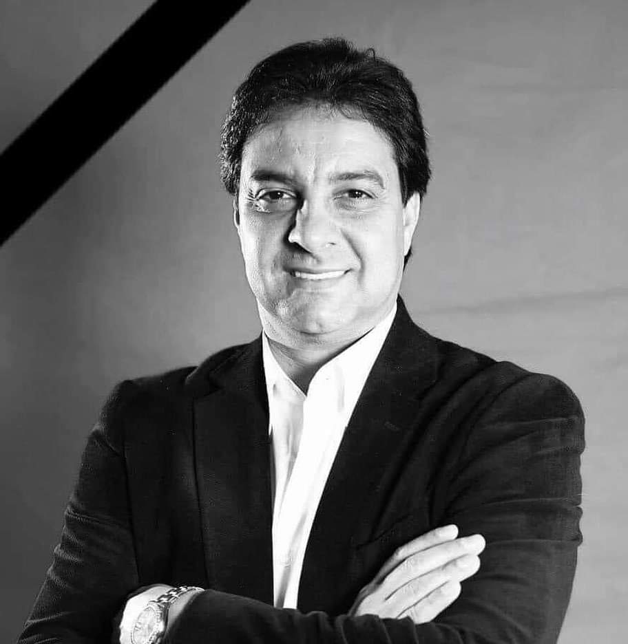 alzawraasc's tweet photo. تنعى الاسرة الرياضية في نادي #الزوراء أحد رموز النادي الكابتن المرحوم احمد راضي والذي وافته المنيه اليوم جراء إصابته بفيروس كورونا اللعين
نسأل الله عز وجل ان يتغمده بواسع رحمته ويسكنه فسيح جناته وأن يلهم اهله وذويه ومحبيه الصبر والسلوان .. 

أنا لله وأنا إليه راجعون https://t.co/jqmP34kU45