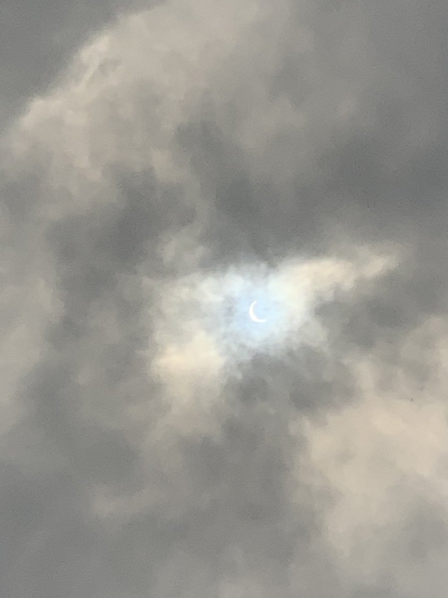 TheNavroopSingh's tweet photo. Solar Eclipse Delhi #SuryaGrahanam2020 😎 https://t.co/sFE02ceFIJ