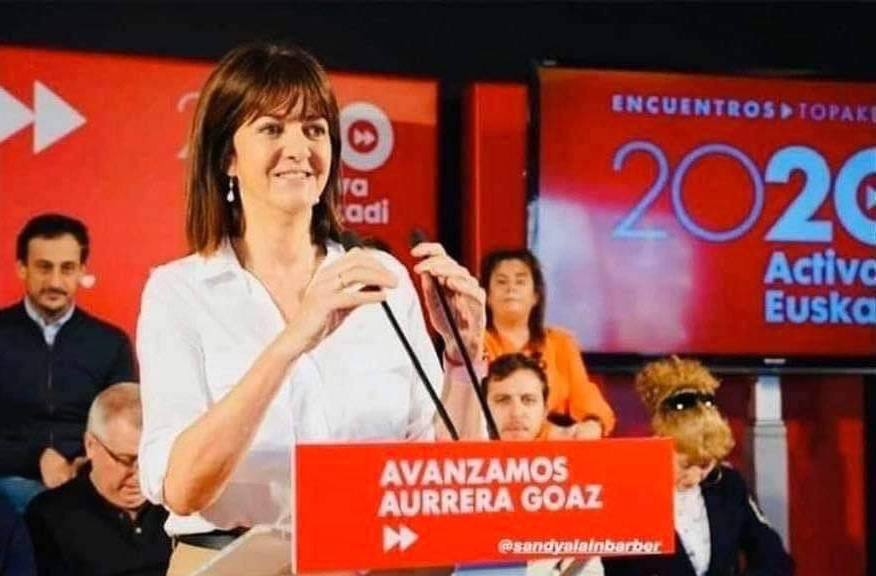Dopiero po dobrym przyjrzeniu się stwierdziłem, że po prawej, na dole to nie jest Alf.