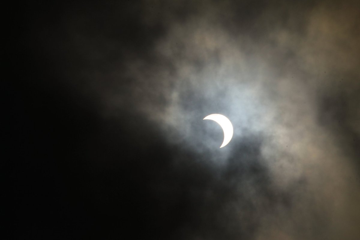 Divs_kotadia's tweet photo. #solareclipse #SolarEclipse2020 #surateclipse https://t.co/3SqowfQNN2