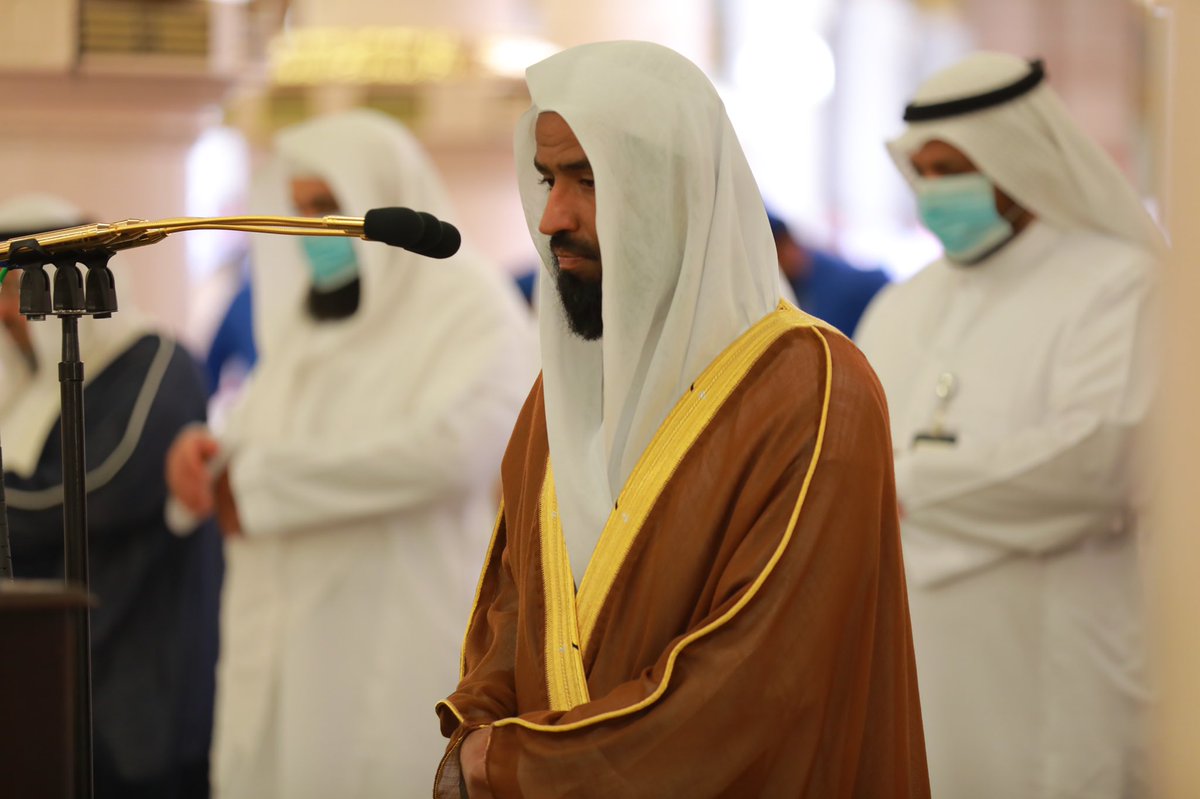 insharifain's tweet photo. Scenes from Masjid Al Nabawi today during Salat Al Kusuf https://t.co/6II8DNNJ3m