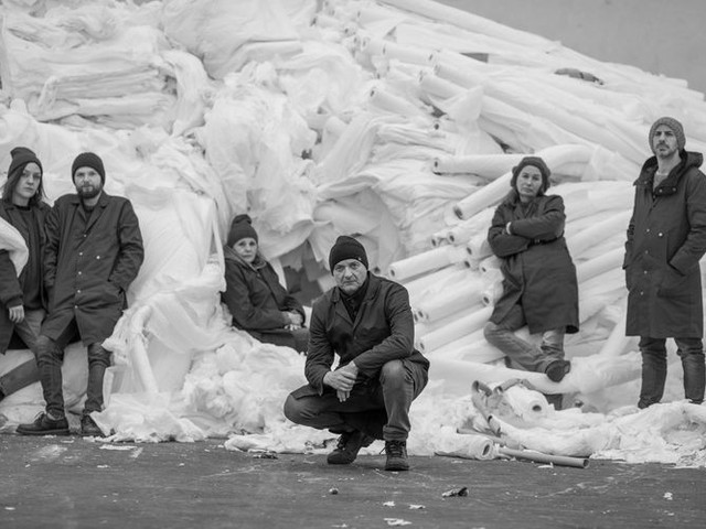 [PREMIERA]
V Slovenskem mladinskem gledališču bodo nocoj premierno uprizorili avtorsko predstavo Paloma (since 1873): Saga o Sladkem vrhu in tovarni papirja, ki so jo sredi marca zaradi koronavirusa morali odpovedati.
veza.sigledal.org/prispevki/v-kr…