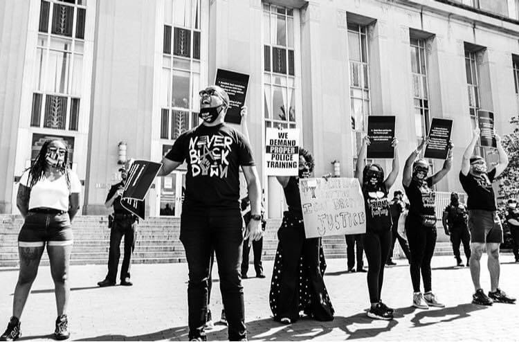 EpuApparel's tweet photo. They say a picture is worth a 1000 words, but you only really need 3 for this one🗣

NEVER| BLACK | DOWN✊🏿✊🏾✊🏽 https://t.co/KrbCxjztt1