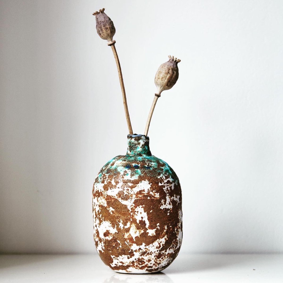 katieiacovou's tweet photo. This large irregular organic vessel measures 20cm in height and 13cm at its widest part and is currently for sale at £80. 
I’ve joined the #artistsupportpledge created by #matthewburrowsstudio to support artists who have lost their income due to Covid-19. #pottery #clay https://t.co/j45AOapk3b
