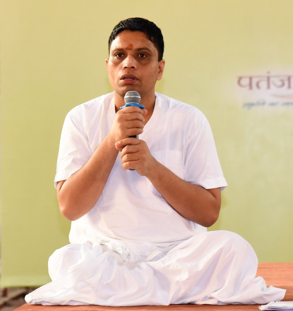 Ach_Balkrishna's tweet photo. #IYD2020 की योग के प्रति निष्ठा रखने वाले संपूर्ण विश्ववासियों को हमारी शुभकामनाएं योग न केवल रोगों से बचाव का एक साधन है यह एक वैज्ञानिक चिकित्सा पद्धति के साथ ही यह जीवन पद्धति भी है यह संकुचित अवधारणा��ं को दूर कर मानवीय संवेदनाओं,विशाल विराट व्यक्तित्व को प्रकट व जागृत करता है https://t.co/k2kmvVAlBR