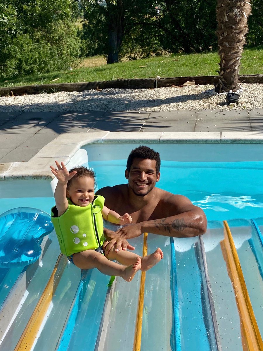 CastresRugby's tweet image. Bonne fête des pères et bon dimanche ensoleillé à toute la #TeamCO ! 😀☀️