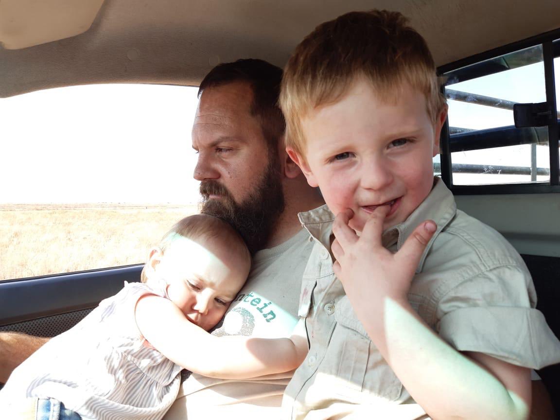 CastresRugby's tweet image. Bonne fête des pères et bon dimanche ensoleillé à toute la #TeamCO ! 😀☀️