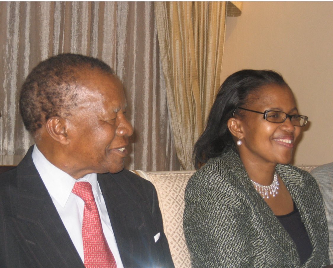 When fathers show up for their daughters! (No caption adequate) #GoneButNeverForgotten 🙏🏽 Happy Father’s Day dear friends and family!