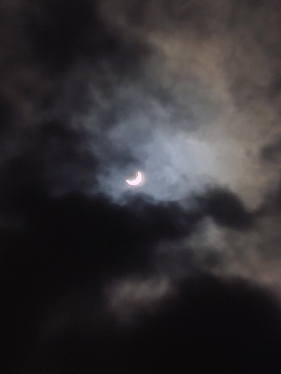 deepak288k's tweet photo. #SolarEclipse2020 #Ahmedabad #oneplus6 @NASA @isro @OnePlus_IN @oneplus https://t.co/lB8clDe0H6