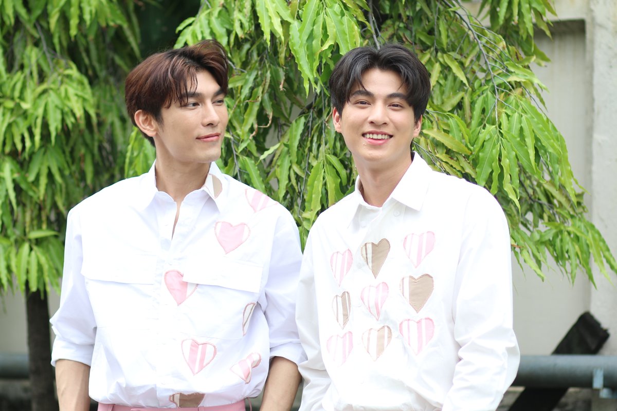 Dailynews_Ent's tweet photo. ทักทายยามบ่ายพี่ๆน้องๆหวานใจทุกคน แอด...อยากเติมน้ำตาลให้ร่างกายบ้างเลยแวะมาส่งรูป "มิว-กลัฟ" สักหน่อย วานทุกคนตั้งชื่อภาพให้หน่อยนะจ๊ะ แล้วเตรียมพบกับภาพดีต่อใจได้ใน #หวานใจมิวกลัฟ #แฟชั่นเซ็ตเดลินิวส์ออนไลน์ #แฟชั่นMGxDailynewsonline https://t.co/spx5PbX85V