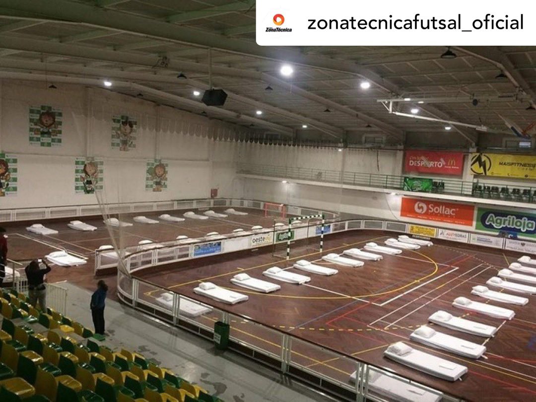 POWER OF FUTSAL‼️ 

This is a picture of the stadium where Sporting Torres Futsal Club play their home games. The stadium has been coverted into a hospital to help fighting against COVID-19. 

RESPECT‼️🙌🙏

📸 <a href="/ZTFutsal_Oficia/">Zona Técnica Futsal</a> fantastic picture 👏🙏

#Repost #futsal