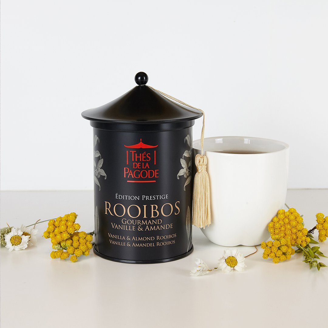 Pour la #fêtedespères, nos papas aussi ont besoin de #douceur…  🤗
Initions-les au #Rooibos venu d’Afrique du Sud, avec un savoureux mélange vanille - amande idéal pour les moments de détente.  ❤️ 🍵