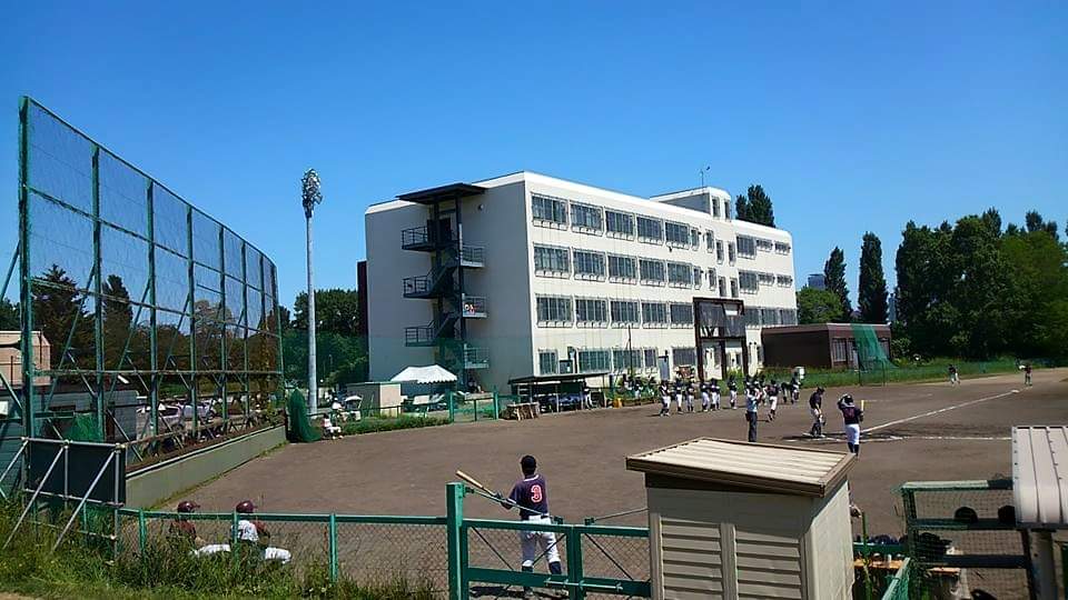 ikuko322's tweet photo. 高校、大学、職場の草野球、そして還暦野球でマネージャーをしていました！
あぁ青春ヽ(*´▽)ノ♪(笑) https://t.co/MMHEFGp38R