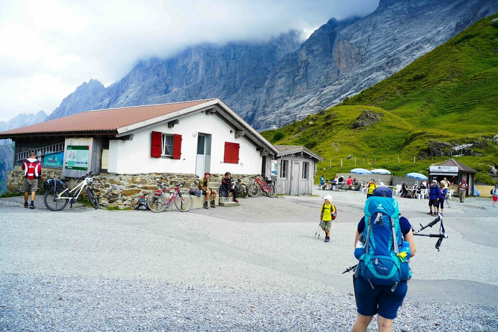 themovingcompas's tweet photo. Explore Wengen (Lauterbrunnen valley) in Switzerland
backpack, blogs, cycling, road trip, Switzerland, travel, vinayak
https://t.co/xrNwcqAyFU https://t.co/LCmKDwGukk