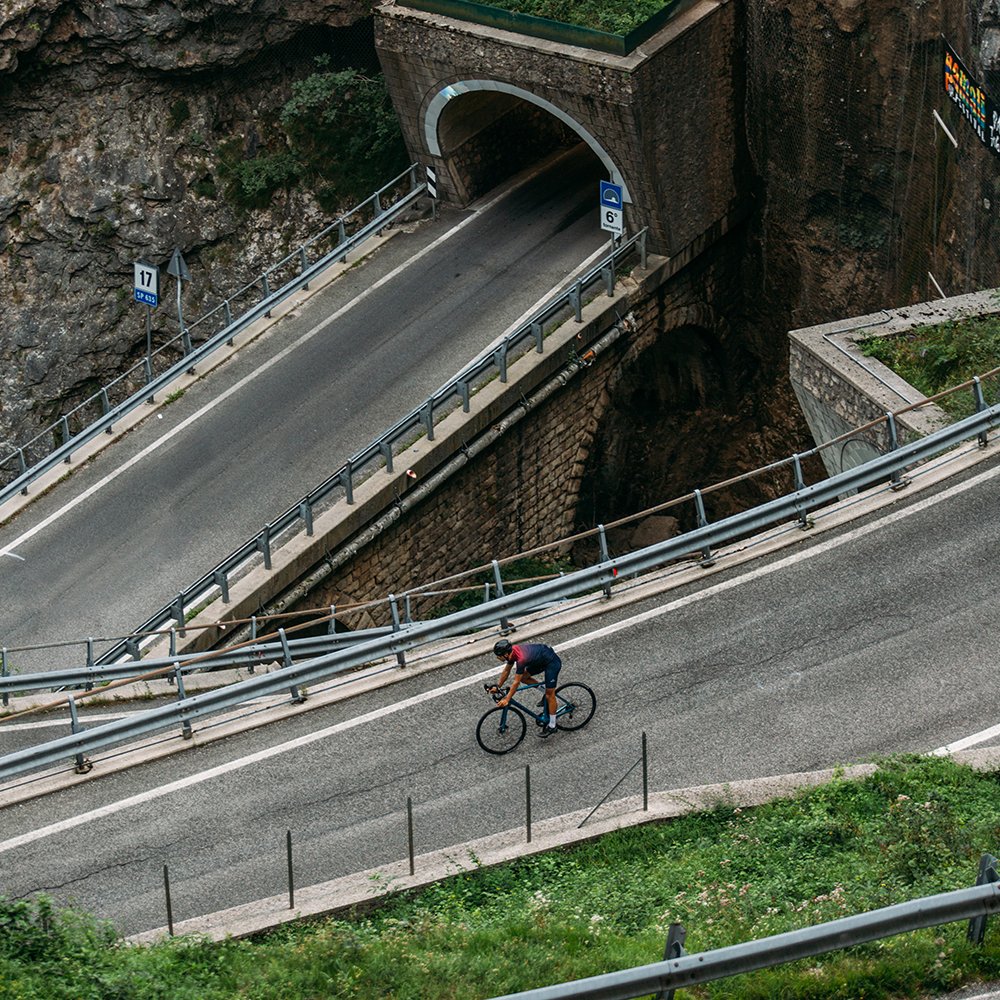 Basso Astra incorporates the tried, tested and racer approved Basso geometry and mates it with a sophisticated tube structure that adds efficiency thanks to both form and function. 
Discover more on basso.news/Astra

#RideBetterRideBasso