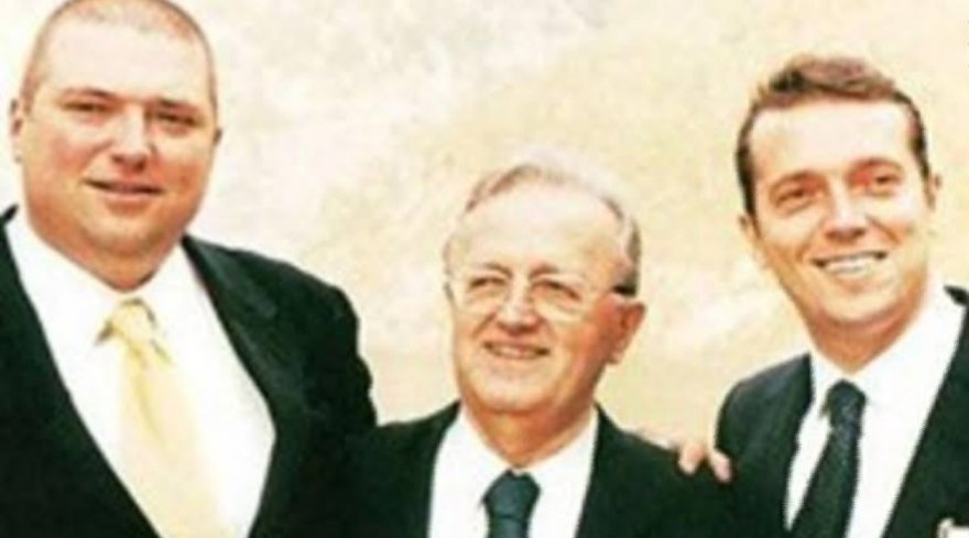 Türkiye'ye yön vermiş, doğudan batıya yatırım yapmış, binlerce insana insana iş ve aş vermiş, ülkemizi kalkındırmış, enerjiyi ve teknolojiyi ülkemize kazandırmış, ülkemize ilkleri getirmiş bir aile UZAN AİLESİ

Babalar Günü Kutlu Olsun Cem Uzan ve Kemal Uzan
#BabalarGünü #cemuzan