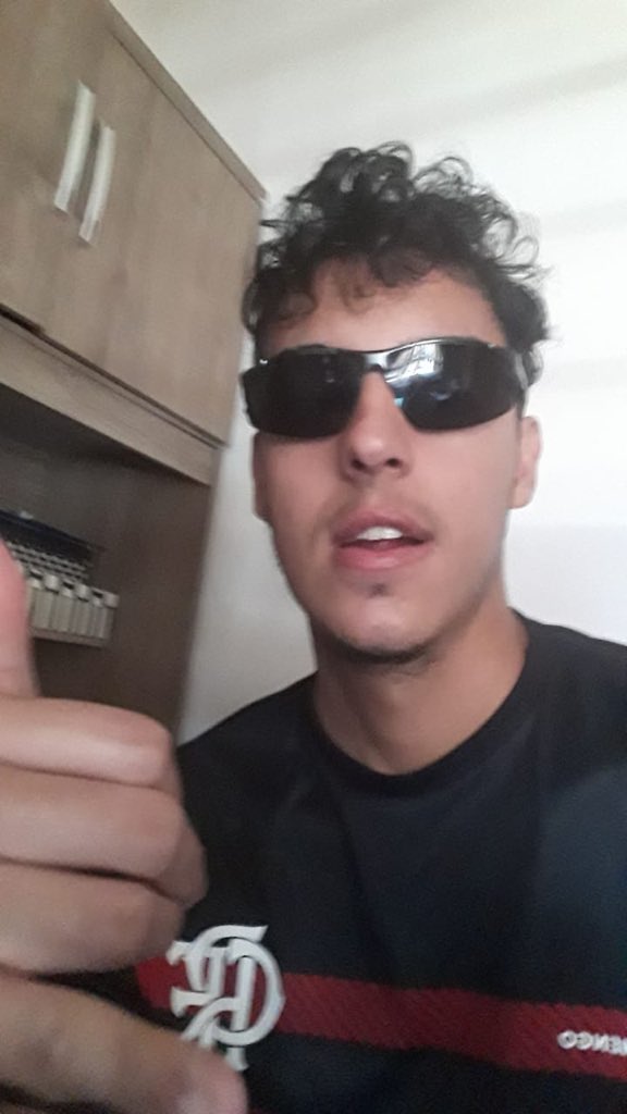ronaldorjrr's tweet photo. Não vou beber // vish, bebi https://t.co/Q8ohnjmVdj