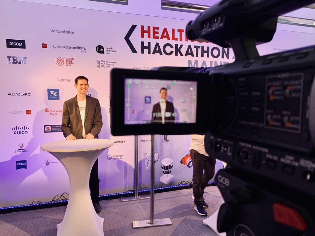 <a href="/tgau/">Thorsten Gau</a> #IBM zu den Technologien und Services, die für die HackerInnen zur Verfügung steht - Server, AI Module u.v.m. #healthhack2020