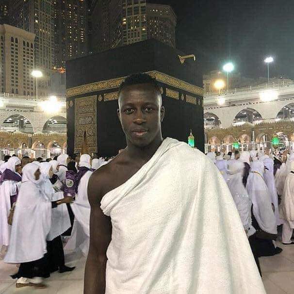 OneUmmah16's tweet photo. Mendy Muslim Player ☝️
@benmendy23
#MuslimPlayer #ManchesterCity #football #sport https://t.co/2jes3yXb6S