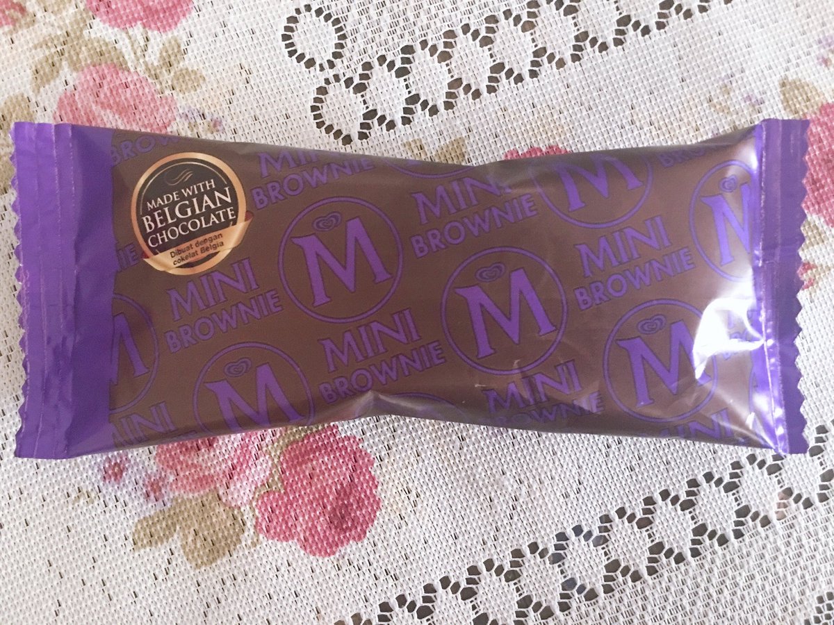 KVIVIEN91's tweet photo. #Magnum
#Brownie
#Bealgian
#Chocolate https://t.co/wUBJZnAWLm