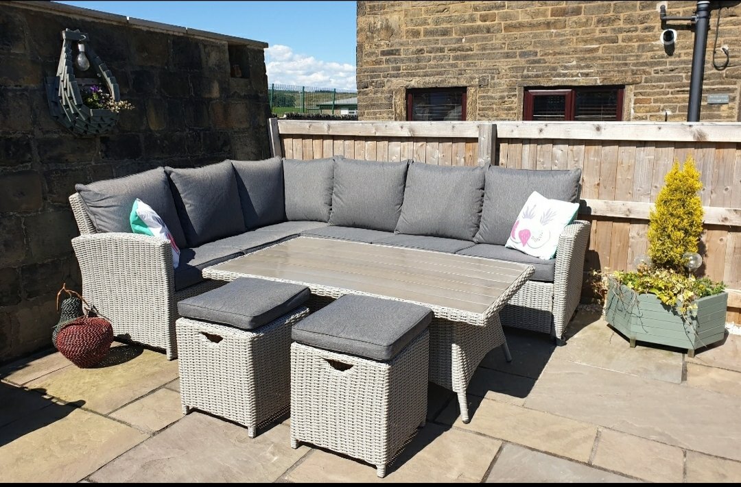 AFCHalifax2006's tweet photo. Stolen garden furniture from Clough Lane, Halifax overnight. Reward for any info leading to return. Please get in touch if you have any information. Thankyou https://t.co/wXyhQqPoip