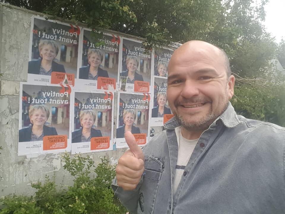lestrat2020's tweet photo. 🧡 Nous sommes à votre rencontre dans le respect des gestes barrière !

Mais vous pouvez aussi nous rendre visite au local de campagne au 88 rue du Général De Gaulle près de la place du Martray en plein centre de #Pontivy ! #pontivyavanttout https://t.co/Vnh3NVq9K1
