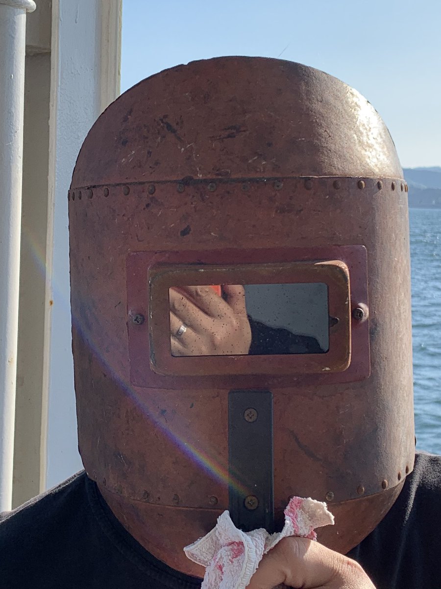 takabo77's tweet photo. I could see the total solar eclipse when I looked through the welding mask.
溶接用マスクを使って皆既日食が観れました。
#totalsolareclipse #weldingprotection #atanchor #officer #sailor #seamenslife #lifeonship #船上生活 #船員 #船乗り #皆既日食 #溶接用マスク #沖アンカー https://t.co/O6l718zudt
