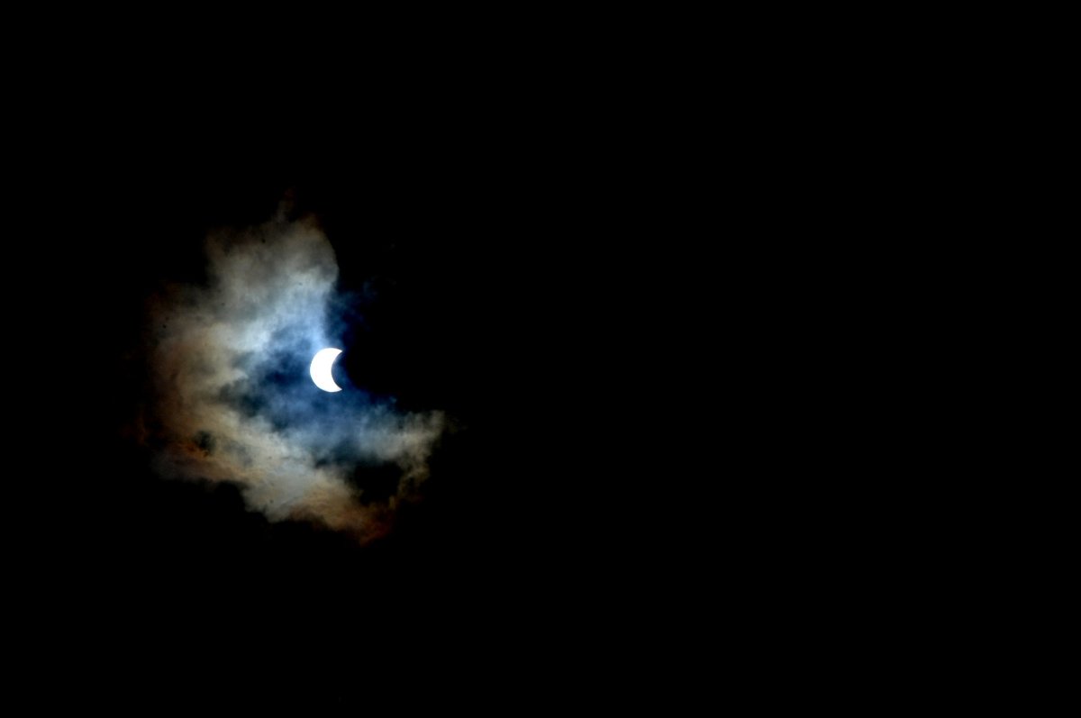 PhotographyGoud's tweet photo. Solar Eclipse 2020 surya grahan time today       Comra :NIKON D90 18-105mm Lens @PhotographyGoud #TejaGoudPhotography_9948188758 @goudteja2 #VenkateshGoud #Madagoni_VenkateshGoud #Awds_Teja_photo https://t.co/ig1zIkaA5g