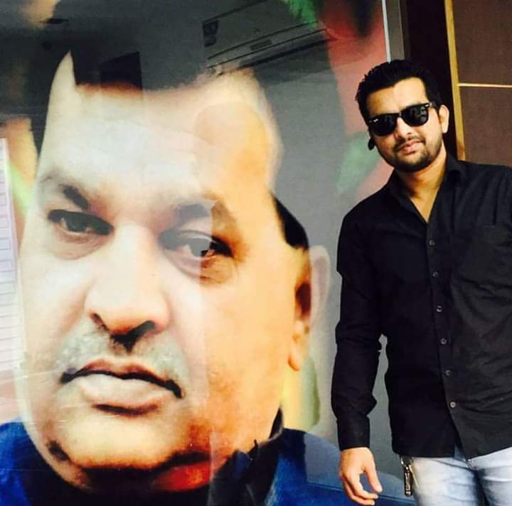 sameersajed's tweet photo. Maa to Jannat hai par Baba Jannat ka Darwaza..
Happy Father's Day to All..
Miss you baba https://t.co/2WbDfKo8UD