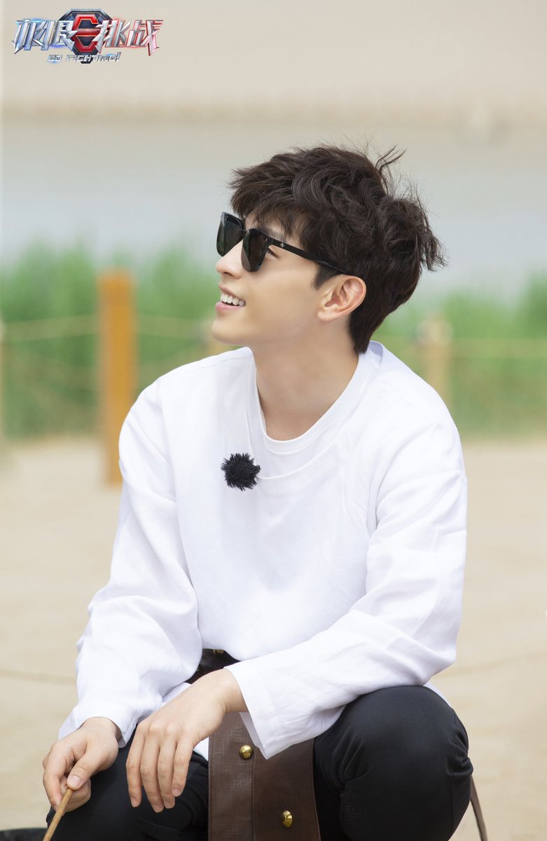 Ameeramy6gmail1's tweet image. Tonight, Oriental Satellite TV 21:00 "Golden Sericulture Central Bureau", along with #邓伦 walked into the Silk Road, feeling the style of Chinese civilization.#Gofightings6 #Limitchallenge #denglun 
#邓伦